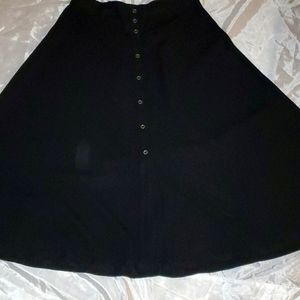 Button detail A-line skirt